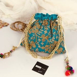 💥NEW💥Boho  Embroidered Drawstring Clutch Bag